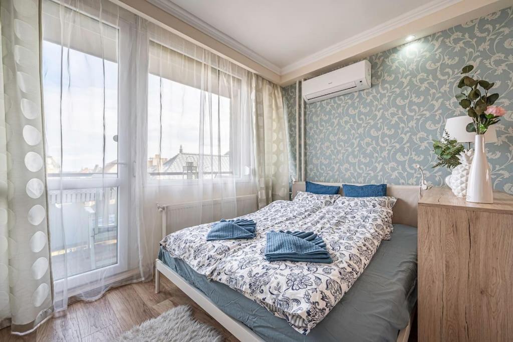 Liszt Ferenc Square Panorama Apt Budapest Bagian luar foto